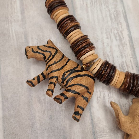 Wooden Safari Necklace with Zebra, Leopard, Elephant - Vintage - Picture 3 of 6